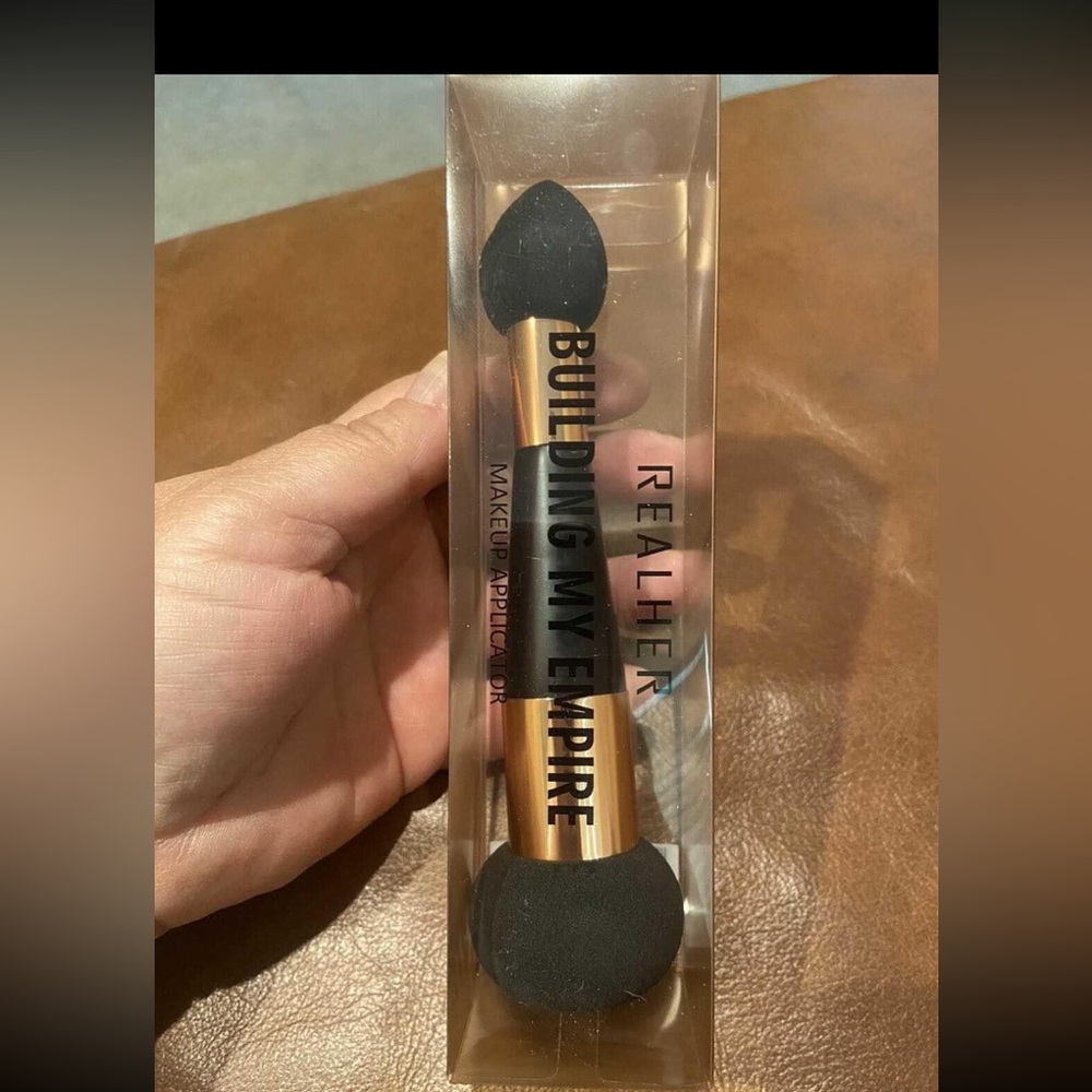 RealHer Makeup Applicator with Black and Gold Design